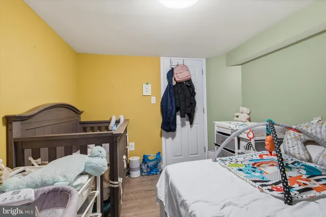 a bed room with a bed