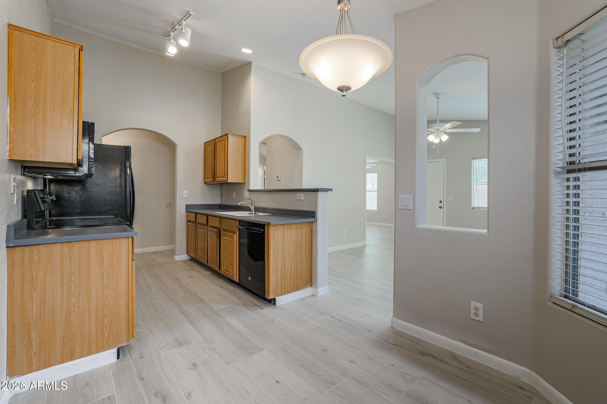 1693 East Milky Way Gilbert, AZ 85295 - Photo 9 of 30 20220717183345965803000000-o