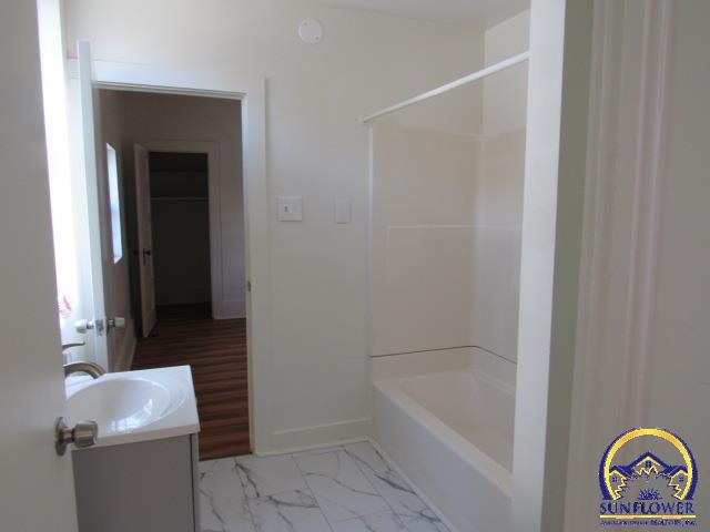 612 Southwest 5th Street Topeka, KS 66603 - Photo 12 of 18 Full bath