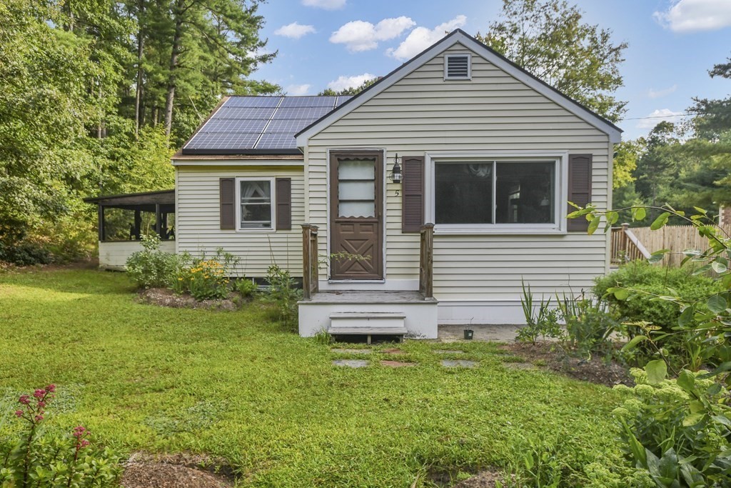 5 Dudley Road Townsend, MA 01469 - Photo 1 of 31 Gallery Image 1