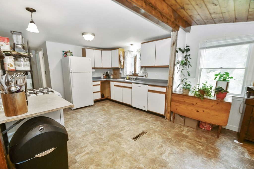 5 Dudley Road Townsend, MA 01469 - Photo 5 of 31 Gallery Image 5