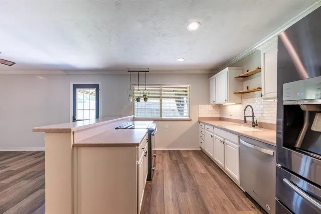 $300,000 | 9210 Linda Vista Drive, Rowlett, TX 75088