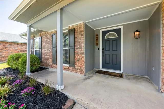 $300,000 | 9210 Linda Vista Drive, Rowlett, TX 75088