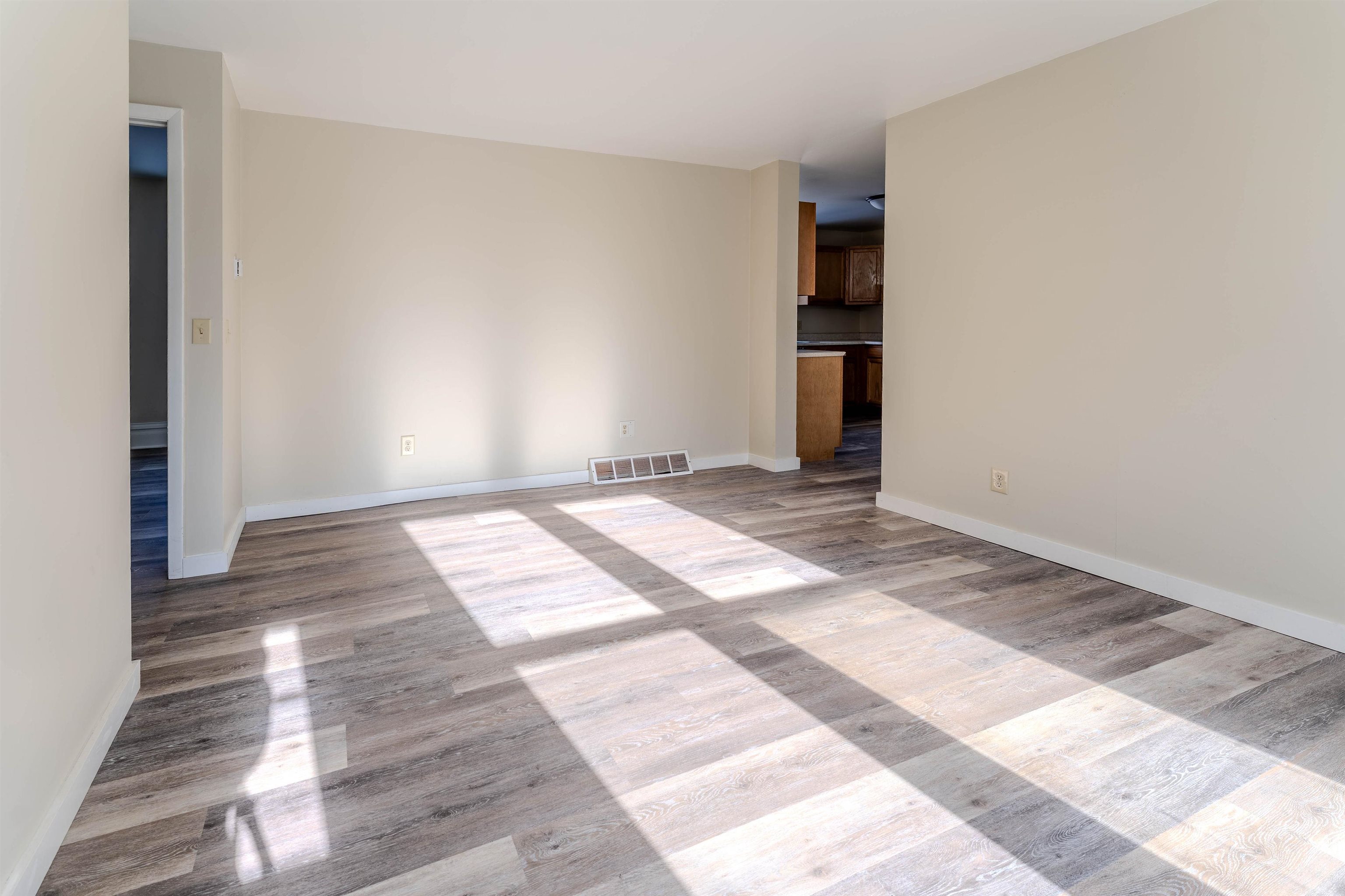 630 Jackson Street Oshkosh, WI 54901 - Photo 4 of 35