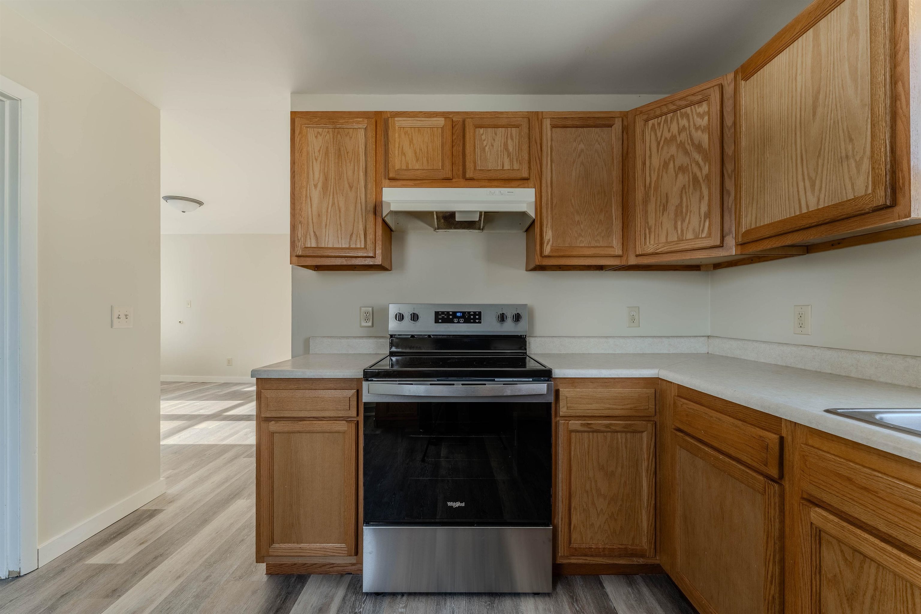 630 Jackson Street Oshkosh, WI 54901 - Photo 7 of 35