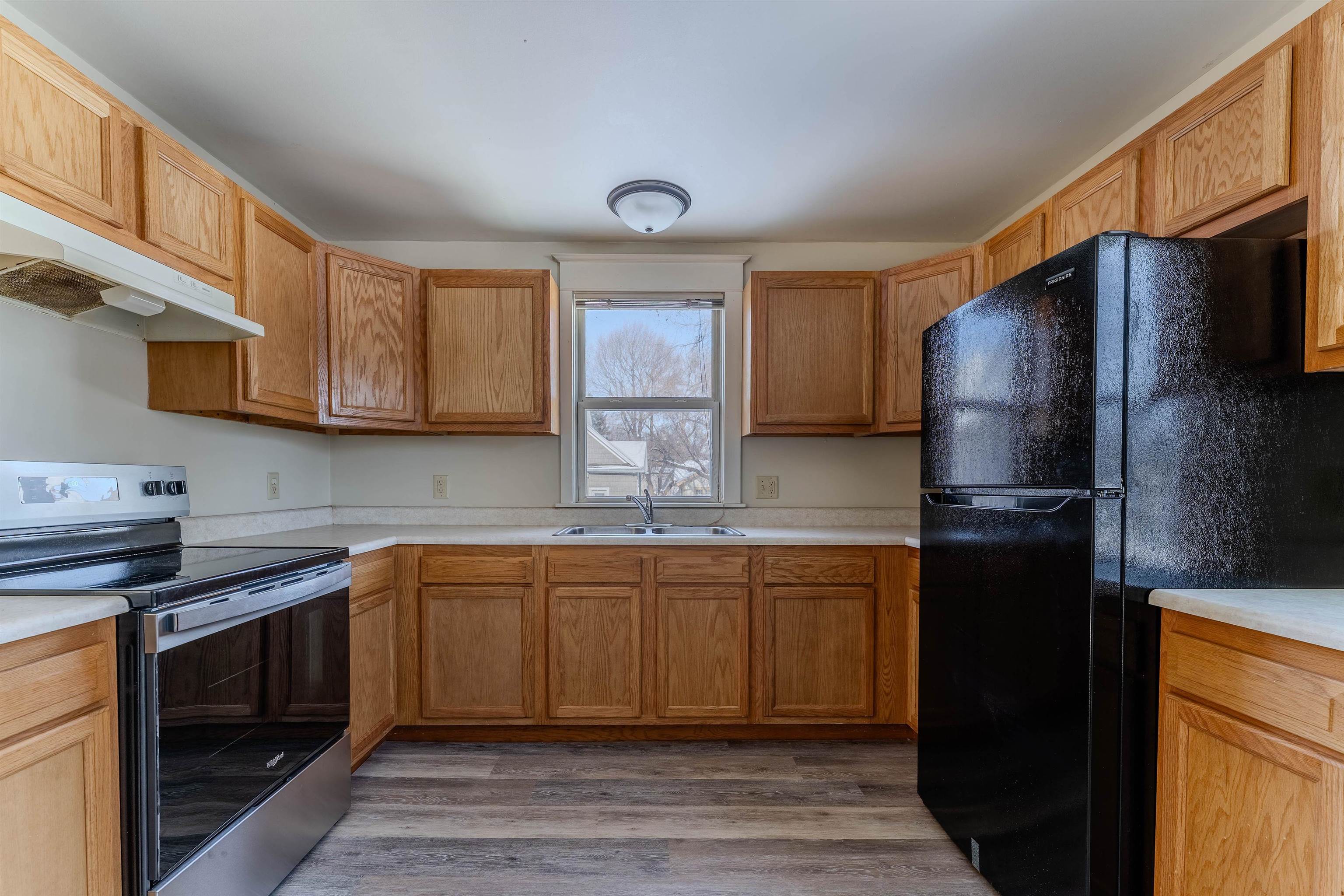 630 Jackson Street Oshkosh, WI 54901 - Photo 8 of 35