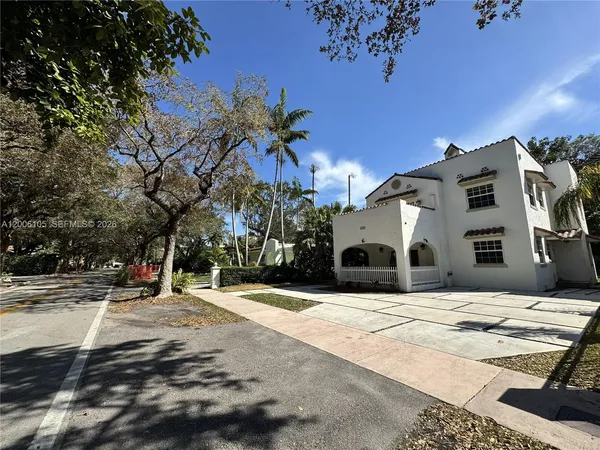 $3,995 | 502 Madeira Avenue, Unit A, Coral Gables, FL 33134