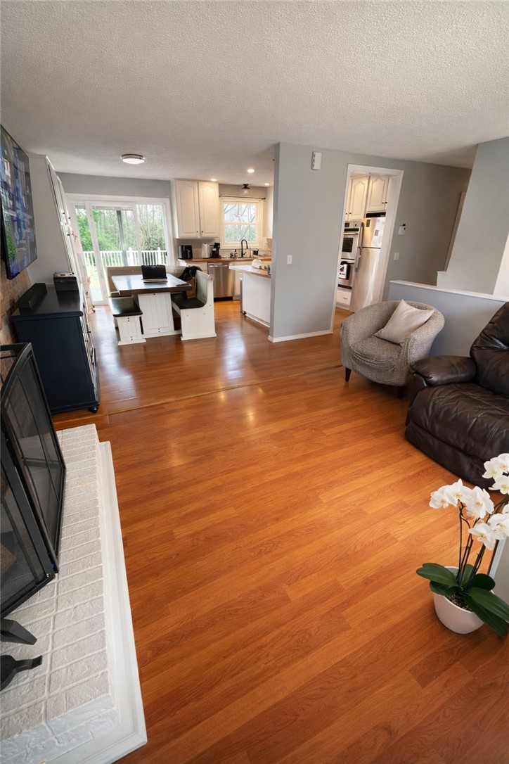 1007 Fish Hill Road Coventry, RI 02816 - Photo 5 of 19