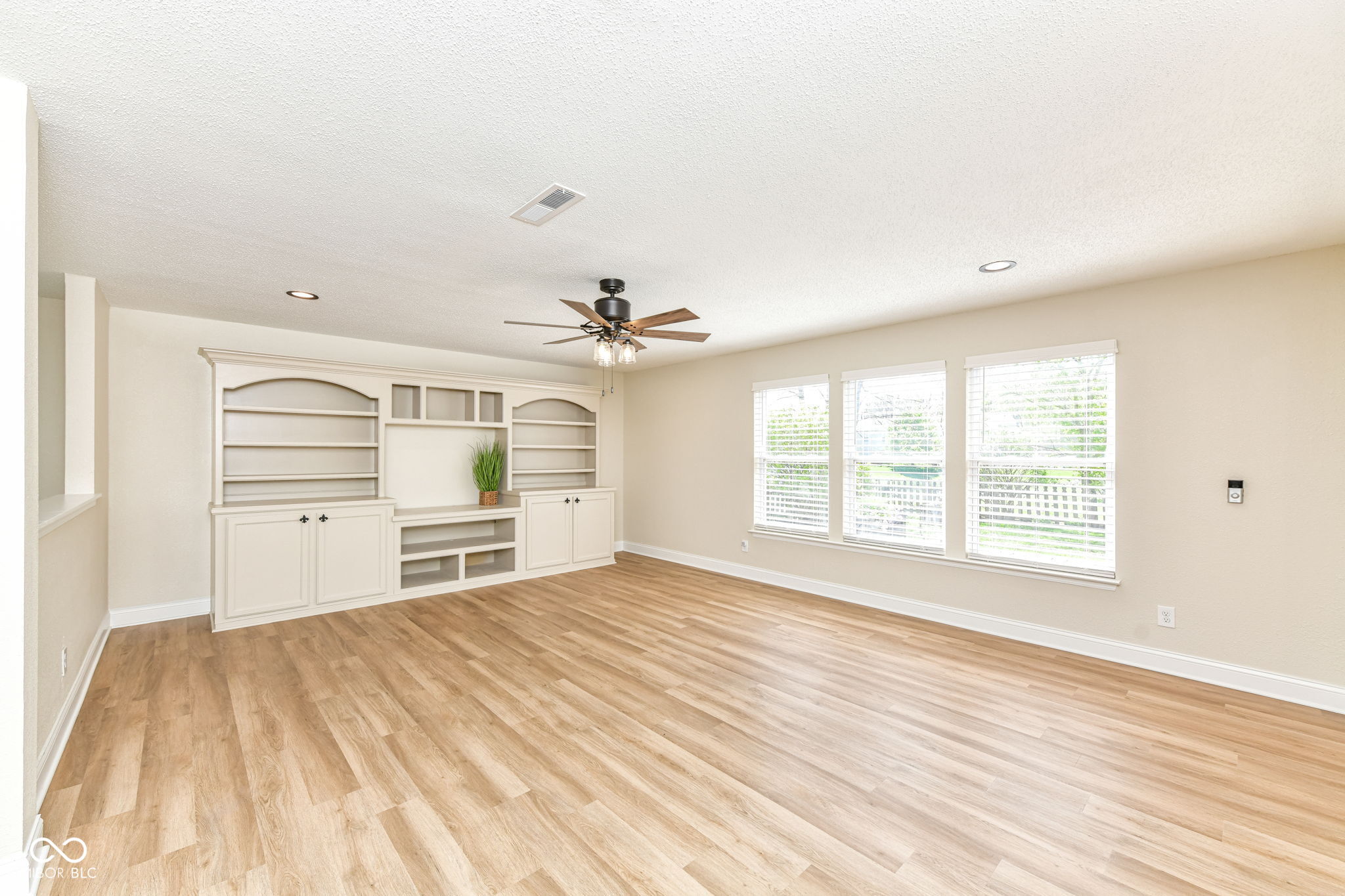 12809 Freedom Drive Fishers, IN 46037 - Photo 6 of 33