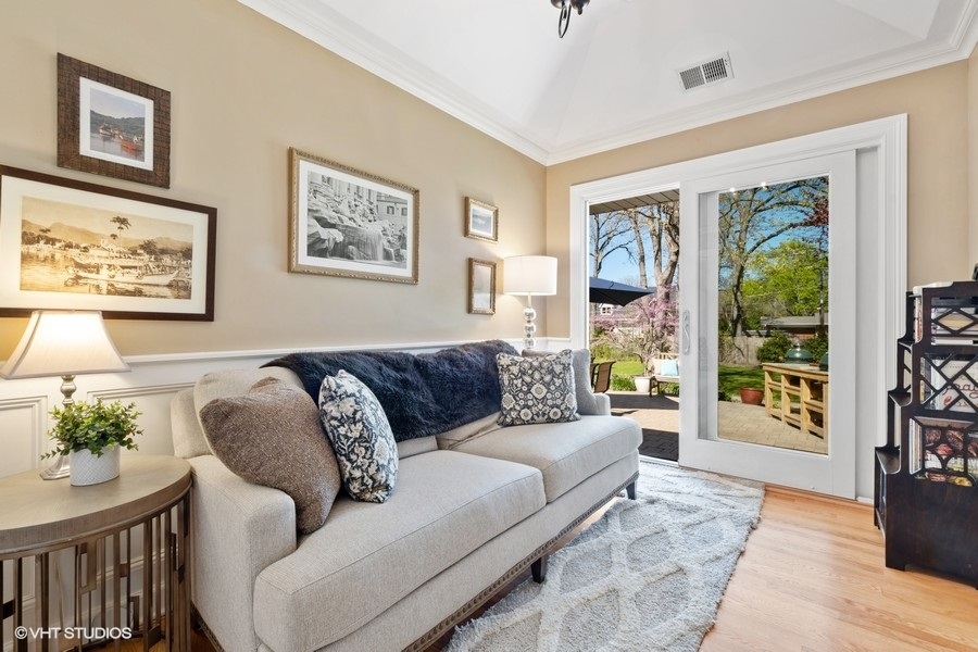 899 Cherokee Road Lake Forest, IL 60045 - Photo 11 of 37