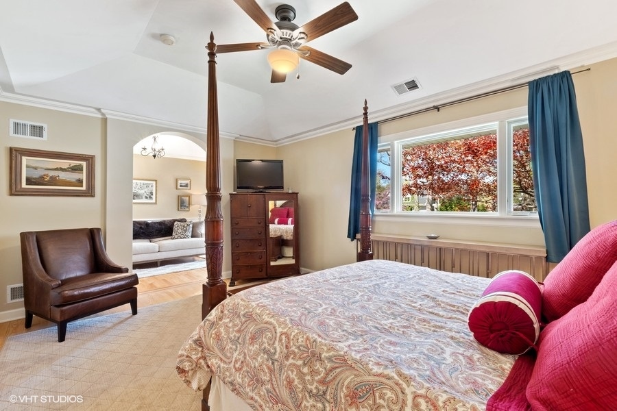 899 Cherokee Road Lake Forest, IL 60045 - Photo 13 of 37