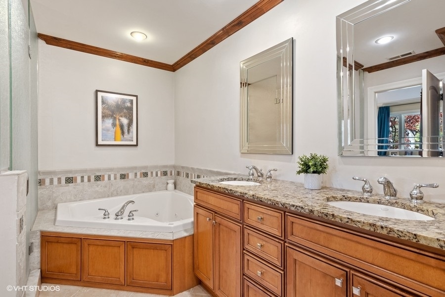 899 Cherokee Road Lake Forest, IL 60045 - Photo 14 of 37