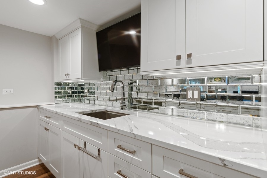 899 Cherokee Road Lake Forest, IL 60045 - Photo 25 of 37