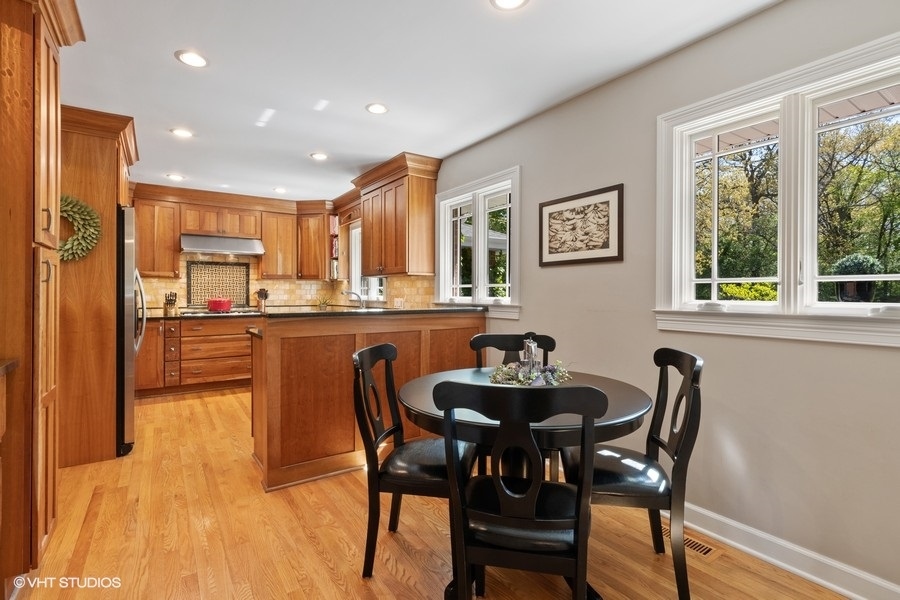 899 Cherokee Road Lake Forest, IL 60045 - Photo 6 of 37