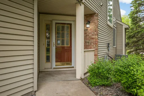 $300,000 | 2198 Water Lilly Lane, Eagan, MN 55122