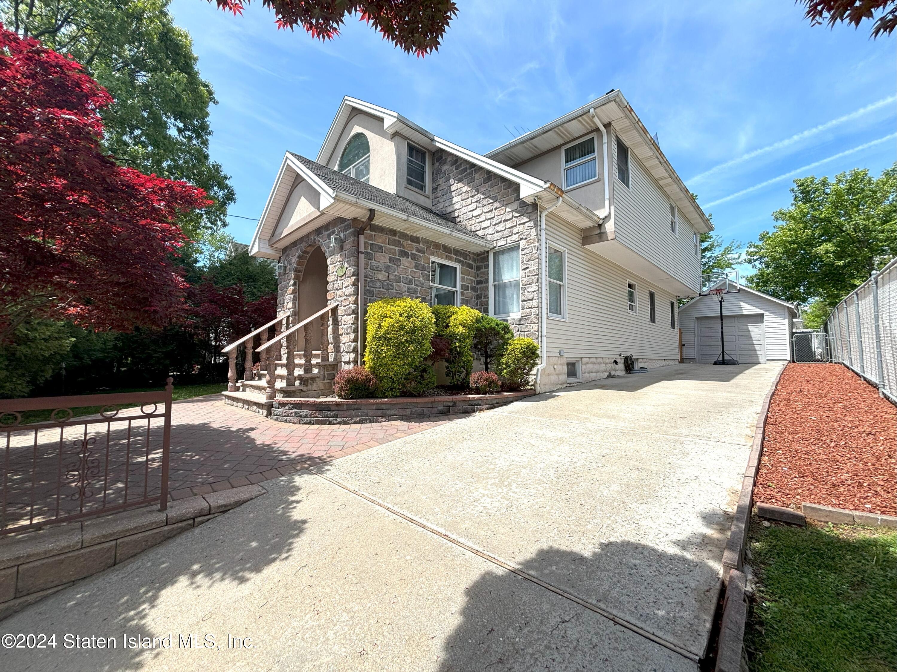 710 Annadale Road Staten Island, NY 10312 - Photo 2 of 46 IMG_4006
