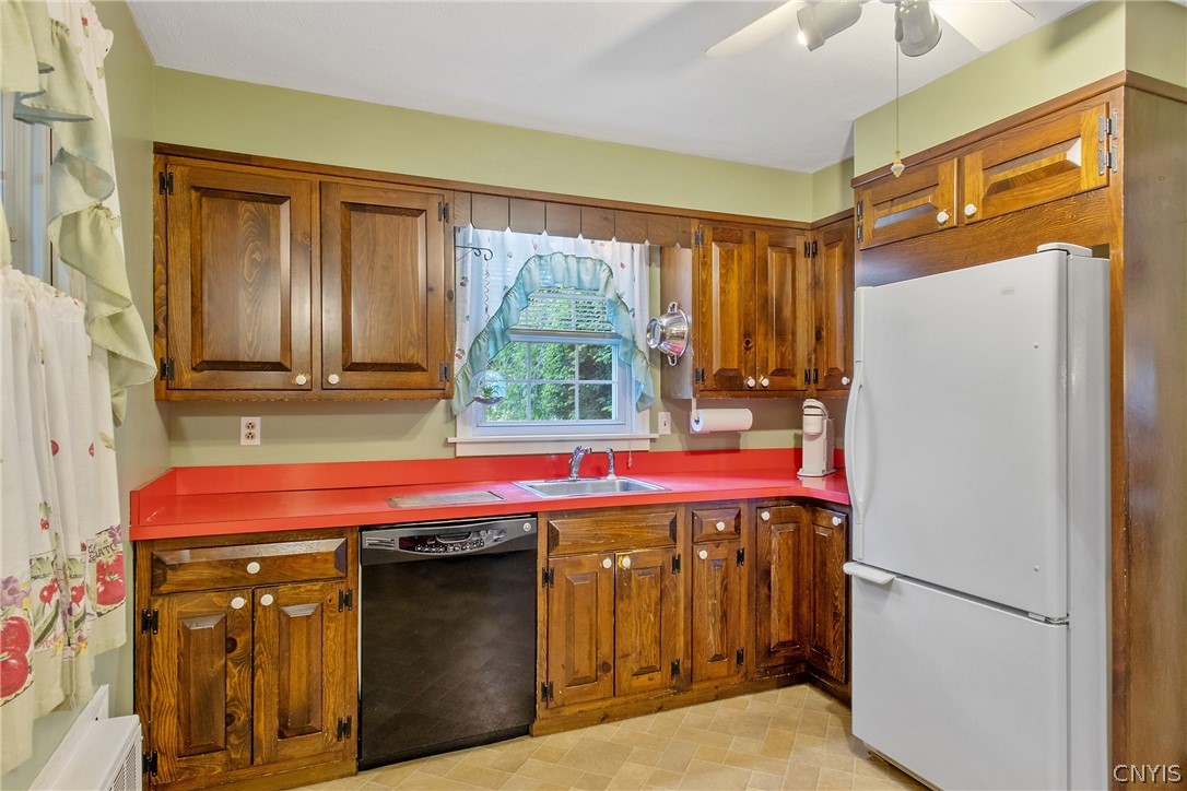 225 Kasson Road Camillus, NY 13031 - Photo 10 of 43
