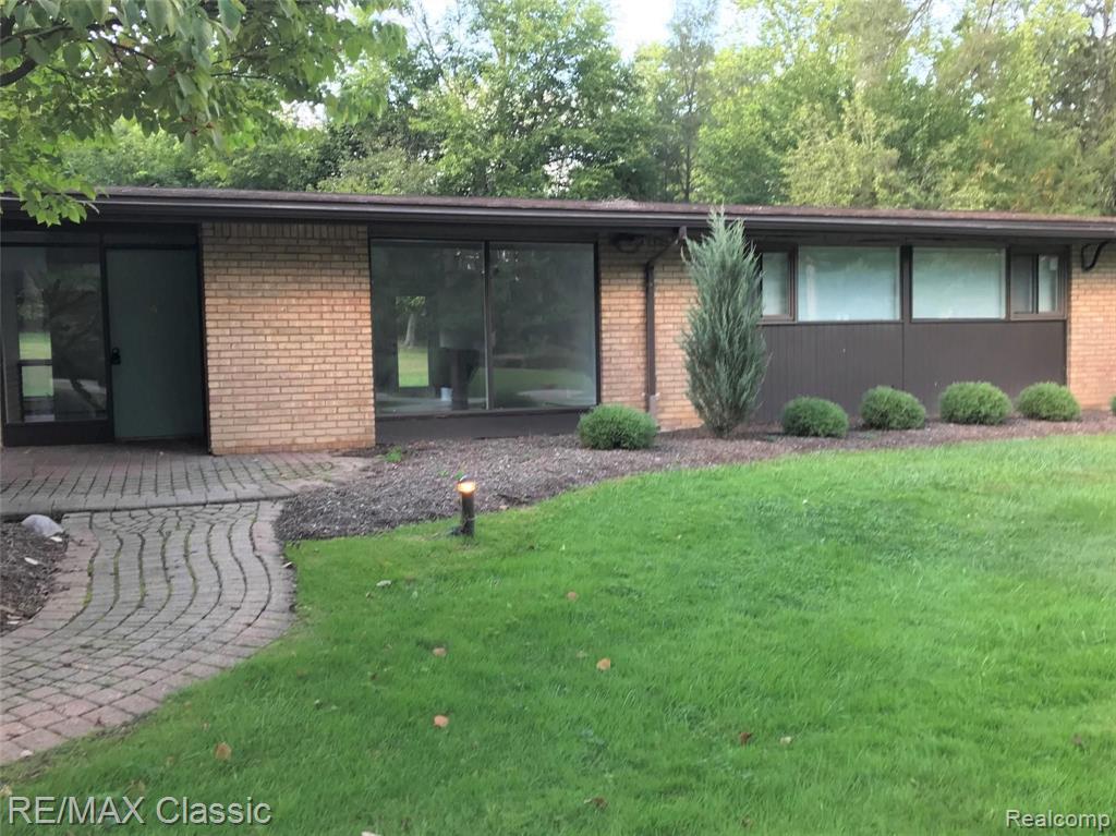 29726 Highmeadow Road Farmington Hills, MI 48334 - Photo 5 of 52