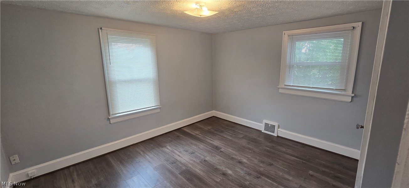 914 Dan Street Akron, OH 44310 - Photo 13 of 23