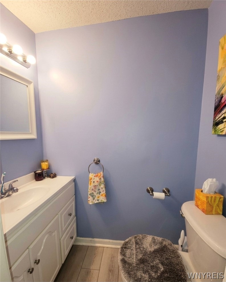 156 Hillpine Road Cheektowaga, NY 14227 - Photo 8 of 15 Half Bath