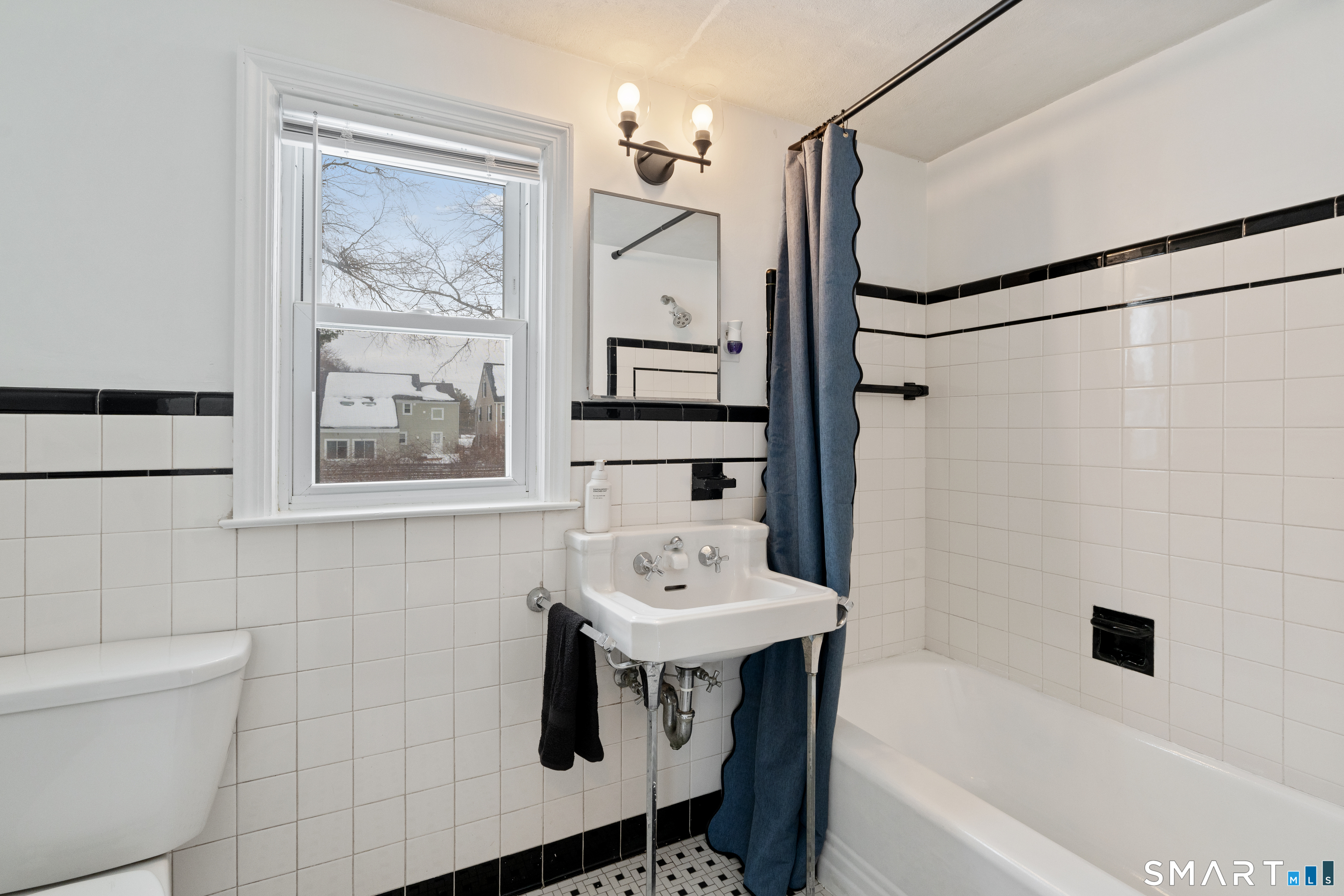 56 Craigmoor Road West Hartford, CT 06107 - Photo 20 of 24