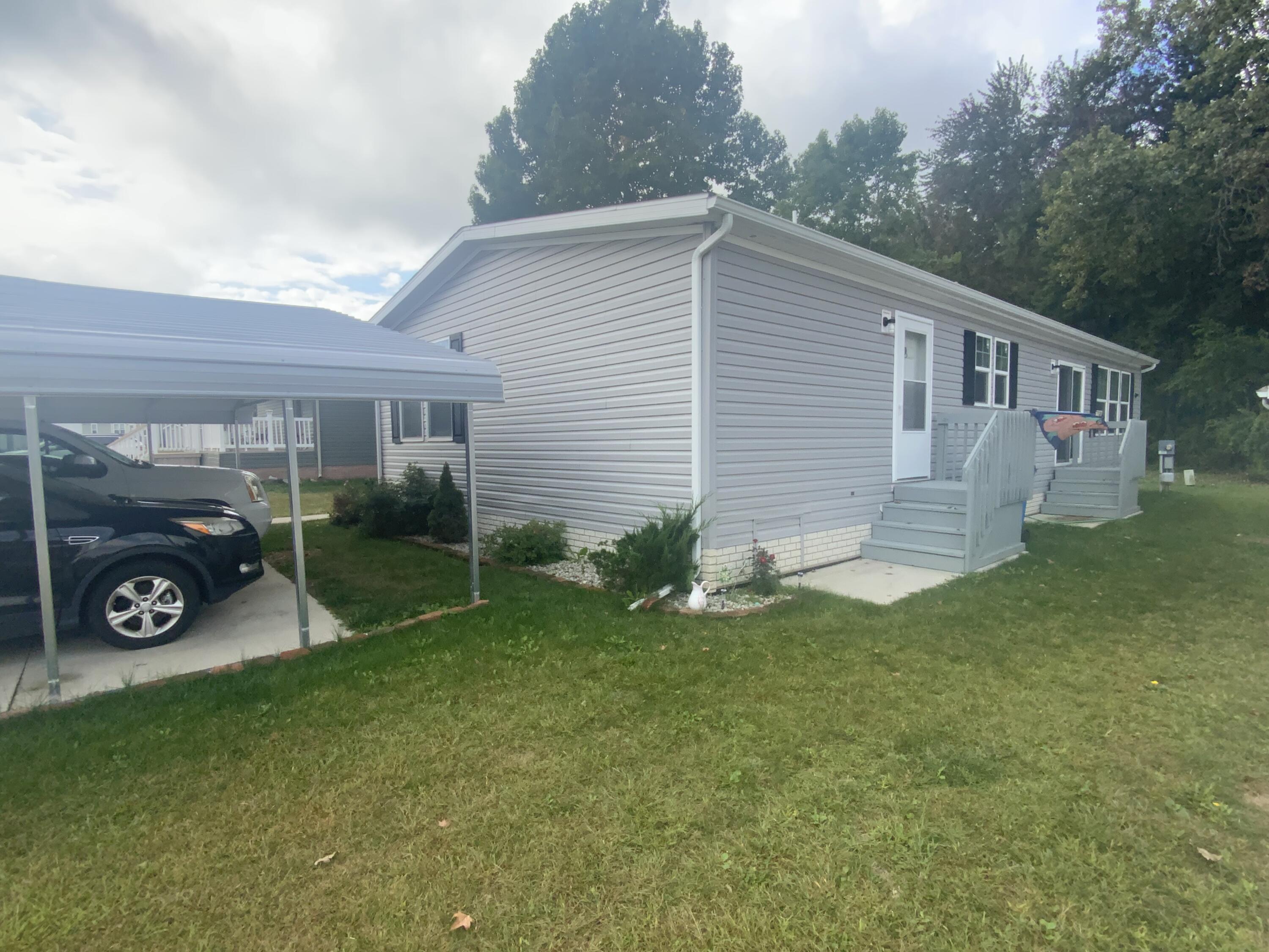 3884 Shoreham Drive Jackson, MI 49201 - Photo 2 of 18 IMG_1191