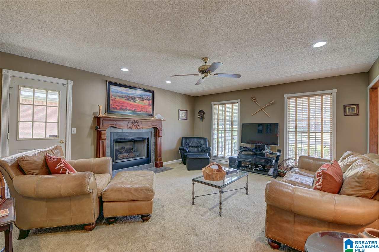 106 Green Wing Circle Pelham, AL 35124 - Photo 5 of 46