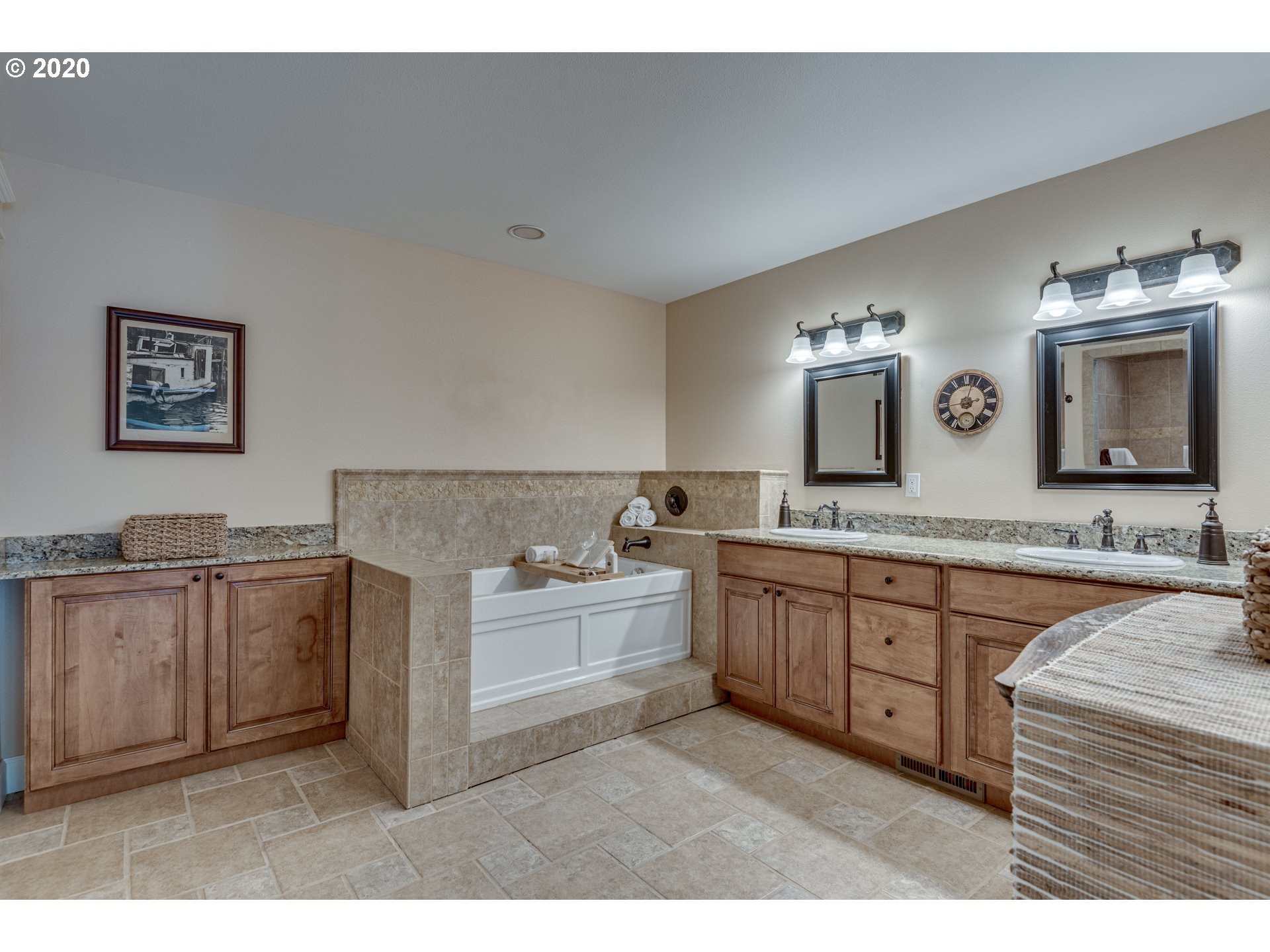21540 Southwest Aebischer Road Sherwood, OR 97140 - Photo 15 of 32 Bathroom, Attached
