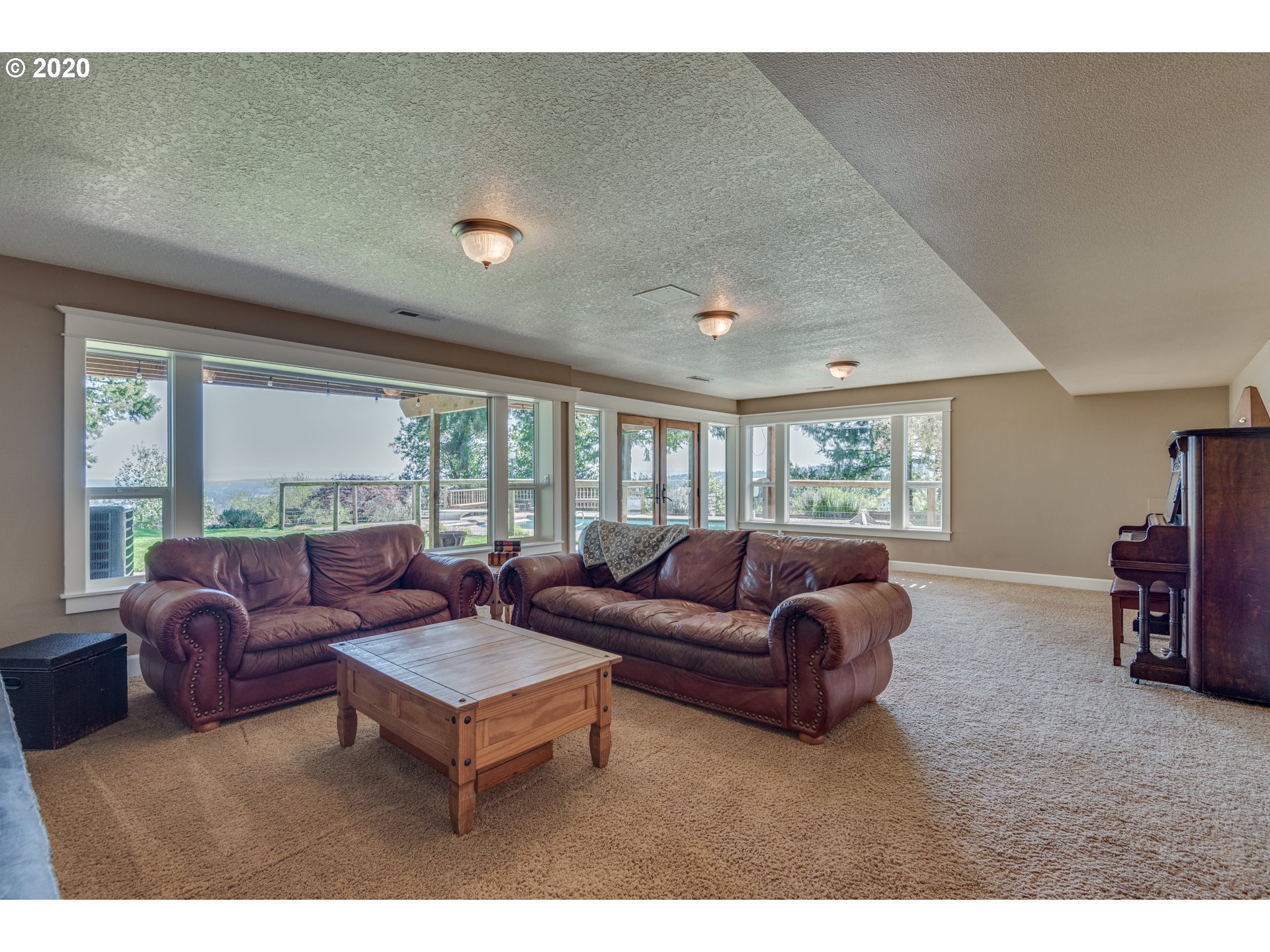 21540 Southwest Aebischer Road Sherwood, OR 97140 - Photo 17 of 32 Family Room