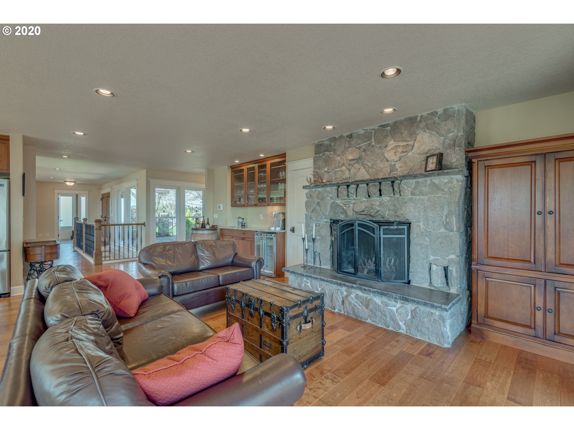 21540 Southwest Aebischer Road Sherwood, OR 97140 - Photo 5 of 32 Living Room
