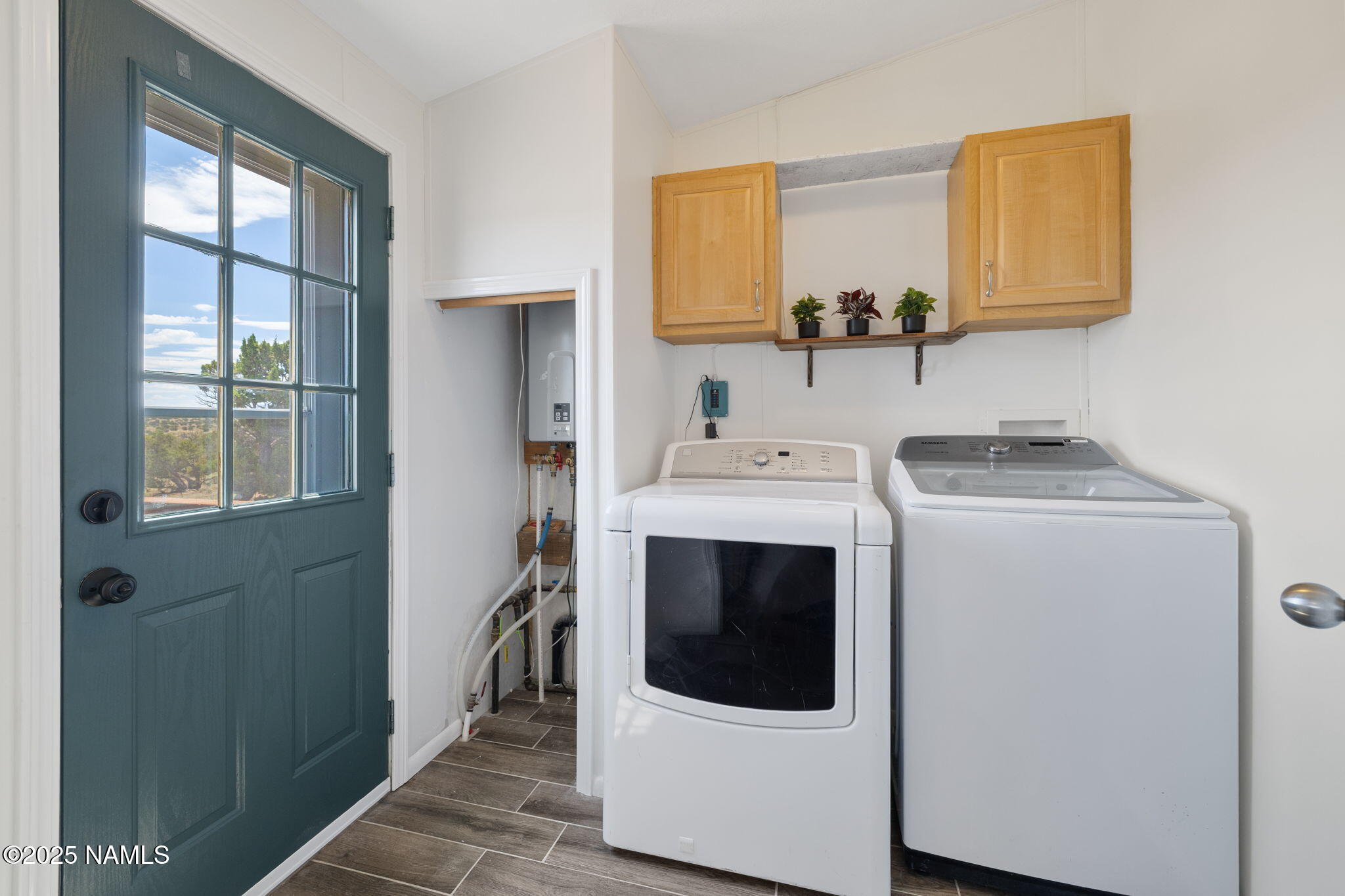 6792 South Quivero Road Williams, AZ 86046 - Photo 25 of 35 a utility room with dryer and washer
