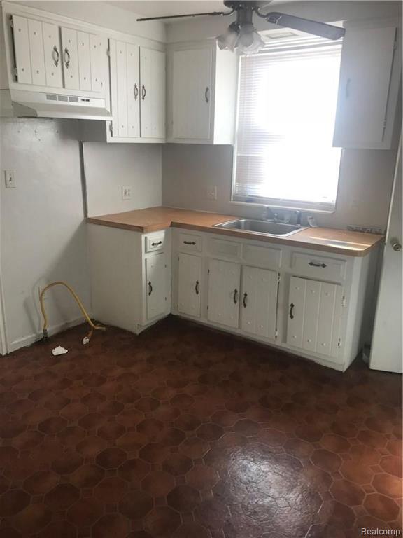 19927 Evergreen Road Detroit, MI 48219 - Photo 8 of 11