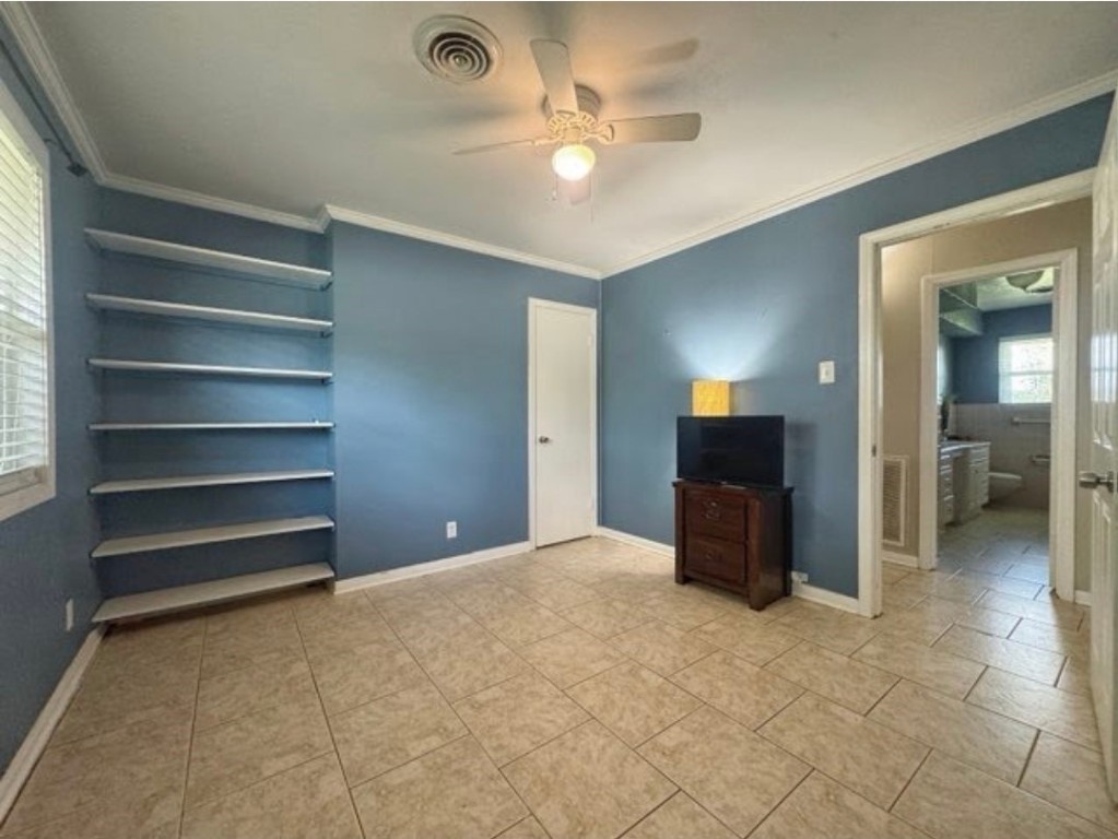 509 Light Street Anahuac, TX 77514 - Photo 12 of 19