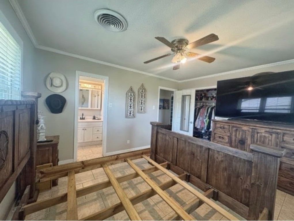 509 Light Street Anahuac, TX 77514 - Photo 9 of 19
