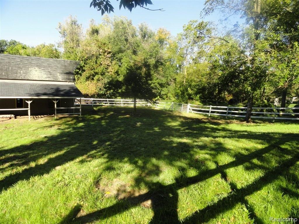 485 Rowe Road Milford, MI 48380 - Photo 22 of 98 DSC03531.JPG