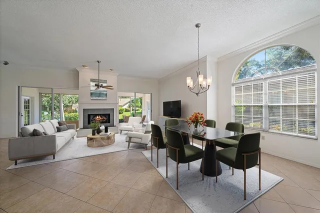 a view of a livingroom with furniture window and outside view