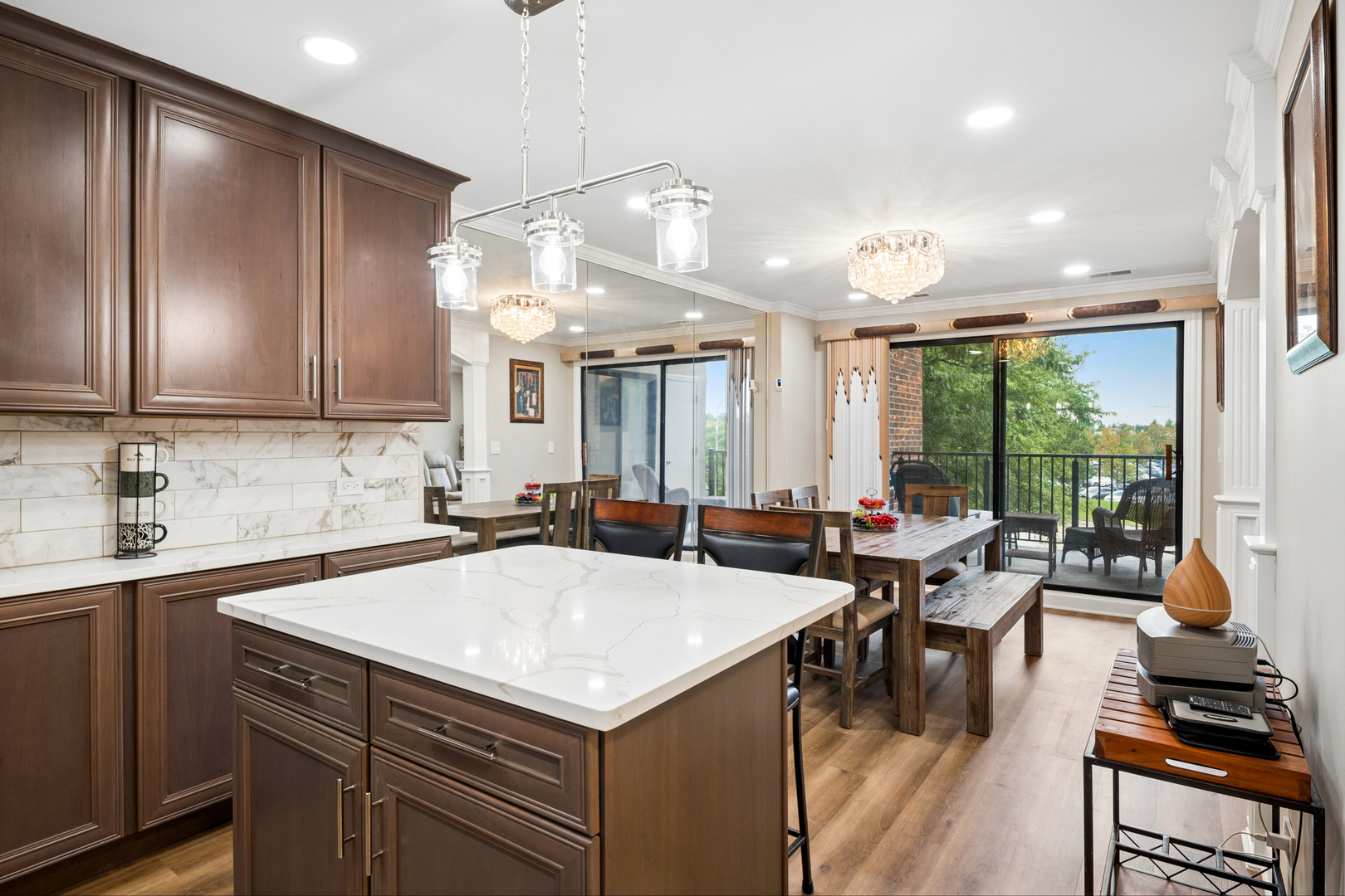 453 Raintree Drive, Unit 3P Glen Ellyn, IL 60137 - Photo 7 of 27 Gallery Image 7