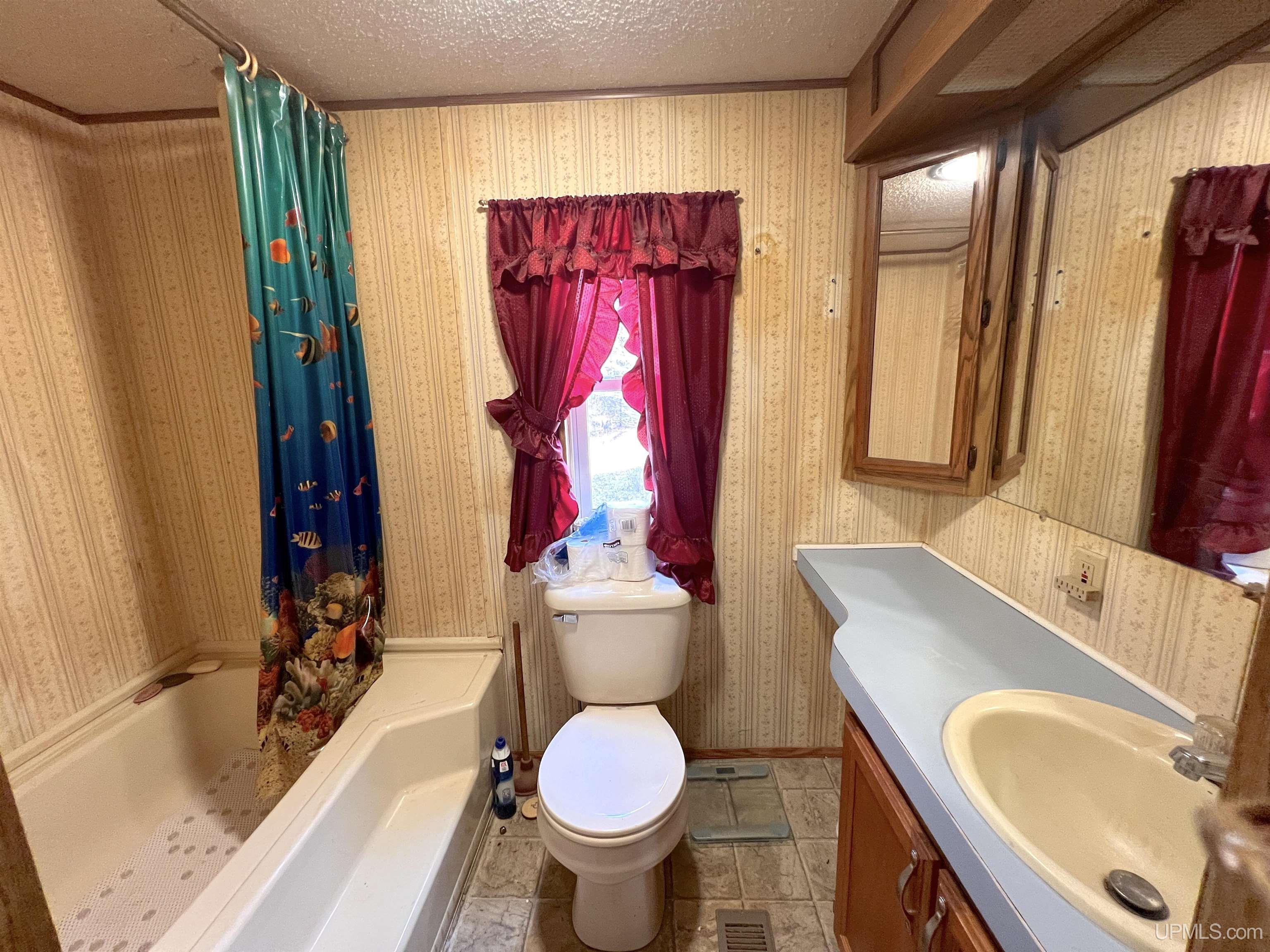 5398 18th Road Escanaba, MI 49829 - Photo 8 of 9