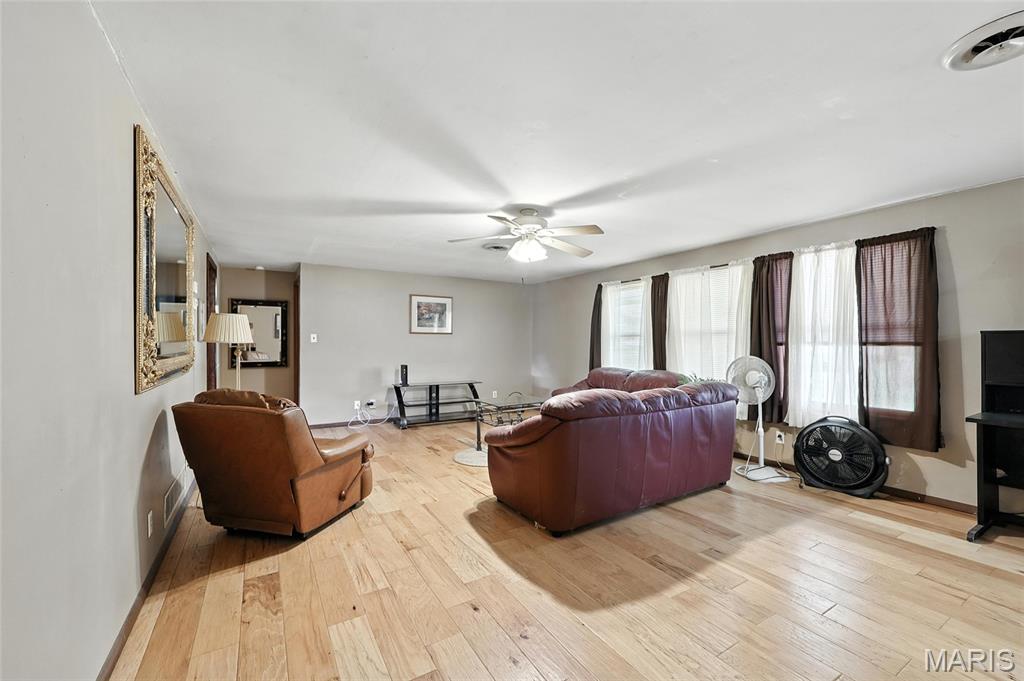 10443 Airport Road Mineral Point, MO 63660 - Photo 15 of 47