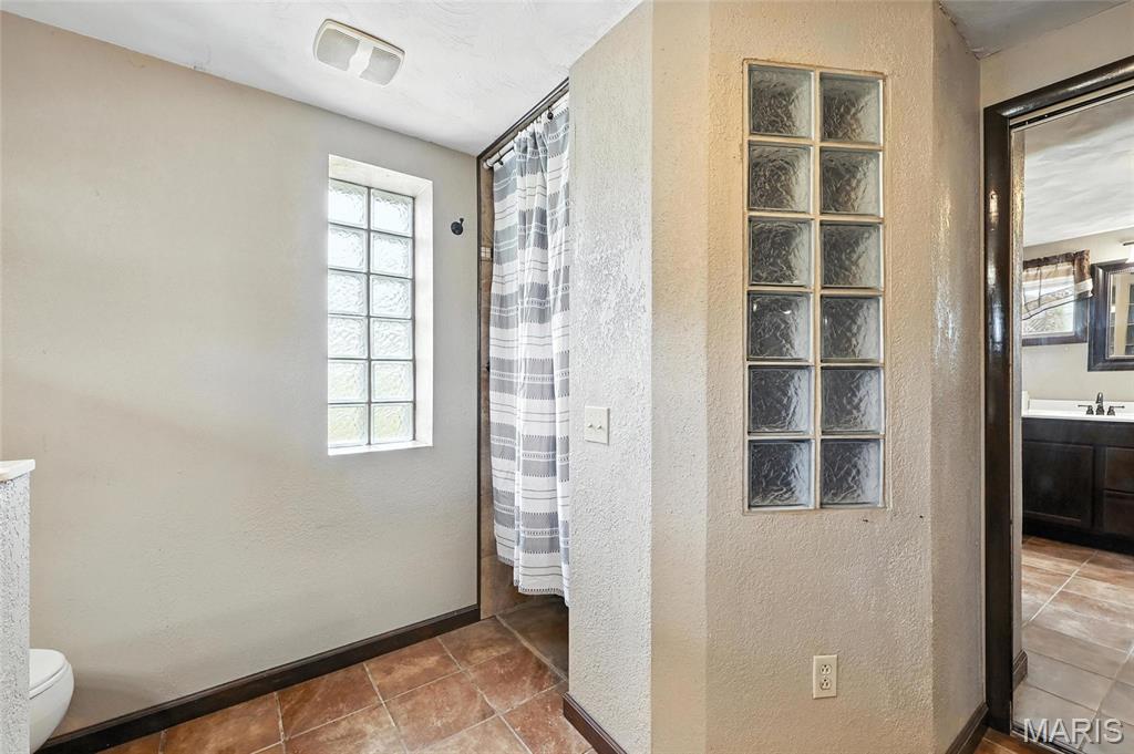 10443 Airport Road Mineral Point, MO 63660 - Photo 27 of 47