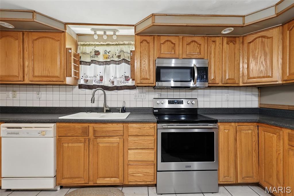 10443 Airport Road Mineral Point, MO 63660 - Photo 9 of 47