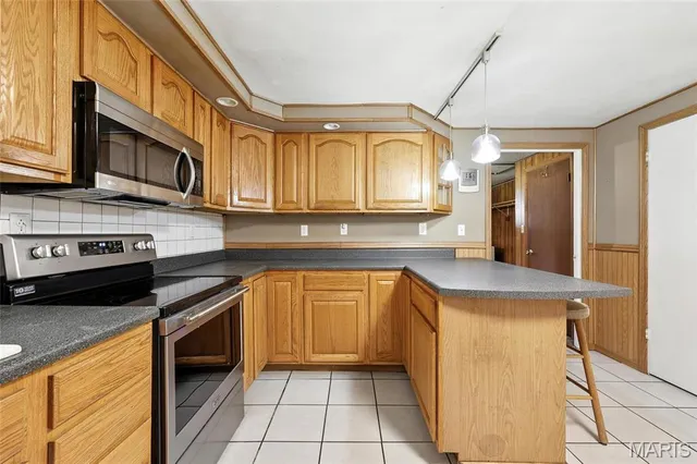 $295,000 | 10443 Airport Road, Mineral Point, MO 63660