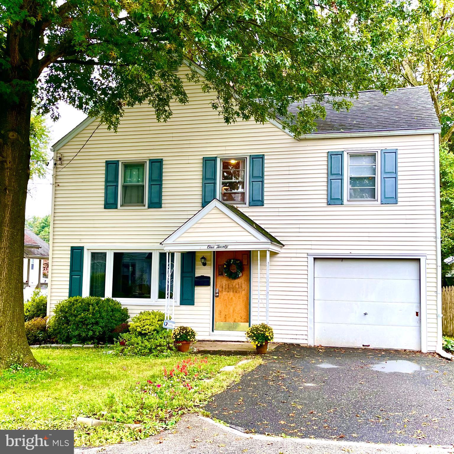 120 Maple Road Wallingford, PA 19086 - Photo 1 of 22