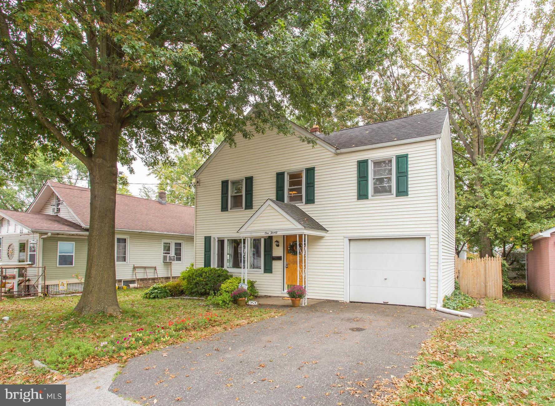 120 Maple Road Wallingford, PA 19086 - Photo 2 of 22