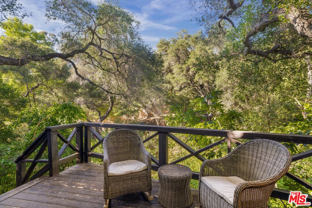 21714 Encina Road Topanga, CA 90290 - Photo 32 of 45