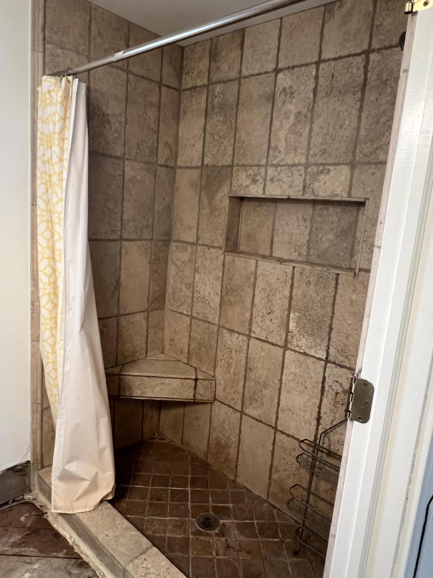 1684 Graefield Road, Unit 60 Birmingham, MI 48009 - Photo 14 of 20 IMG_1421