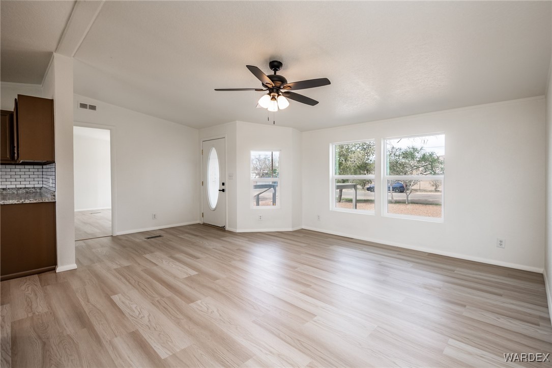 4040 North Stardust Road Kingman, AZ 86409 - Photo 3 of 36 Living Room