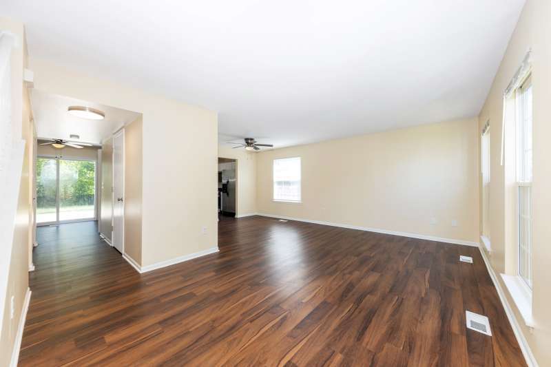2054 Trafalger Court Romeoville, IL 60446 - Photo 4 of 26