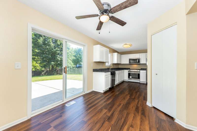 2054 Trafalger Court Romeoville, IL 60446 - Photo 9 of 26