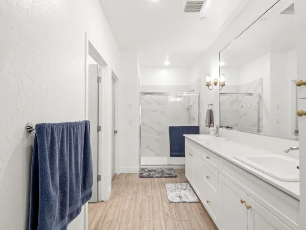 $420,000 | 7073 West Poe Avenue, Fresno, CA 93723